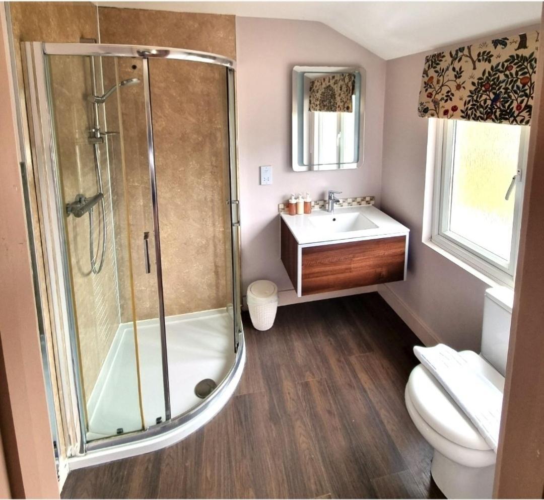 Oak Tree Rooms Ltd Brockenhurst Luaran gambar